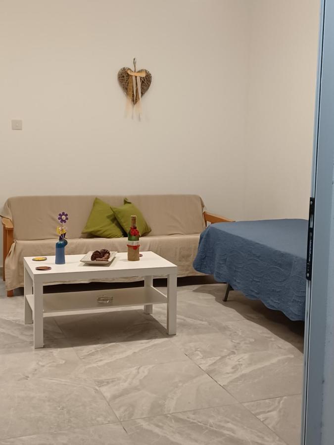 Andri' S Place Paphos ภายนอก รูปภาพ