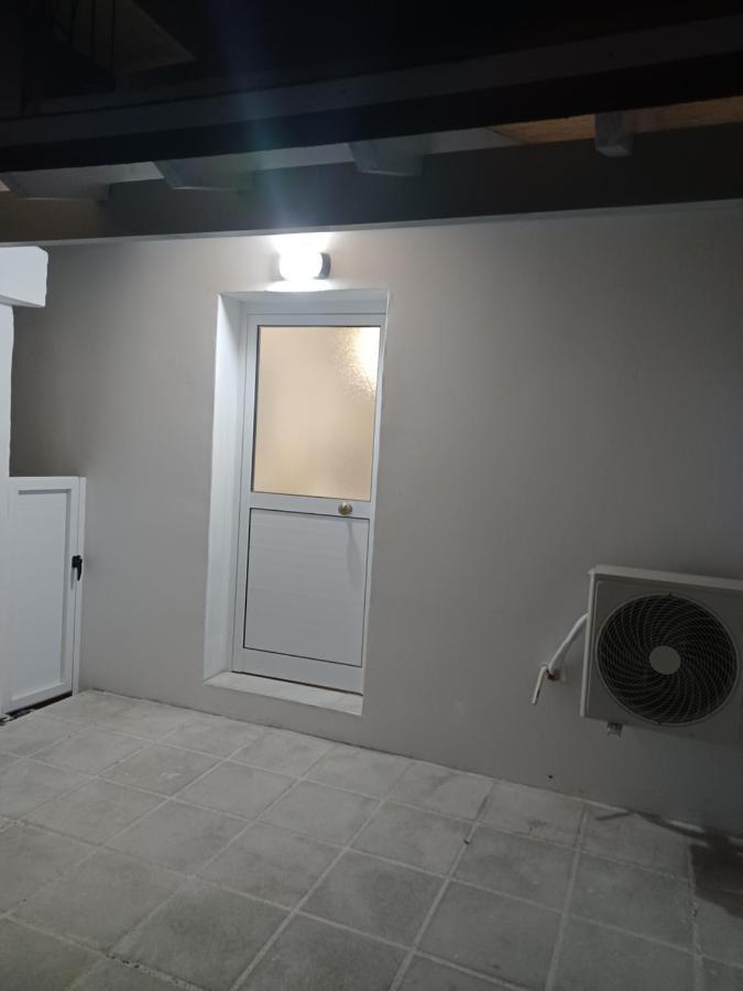 Andri' S Place Paphos ภายนอก รูปภาพ
